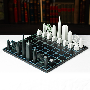 Акрилові шахи "Будівлі Лондона" на дерев'яній дошці від Skyline Chess (38 х 38 см)